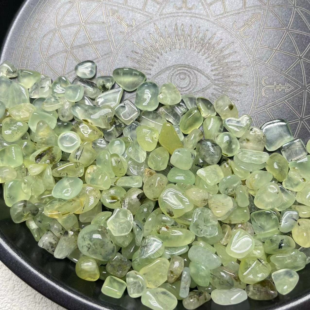 Prehnite Chips