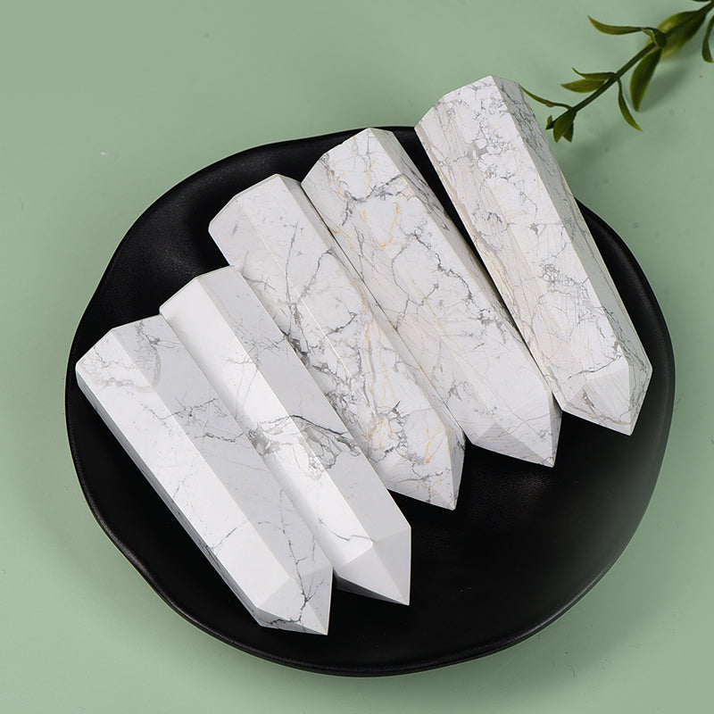 Howlite Point