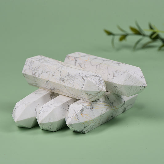 Howlite Point