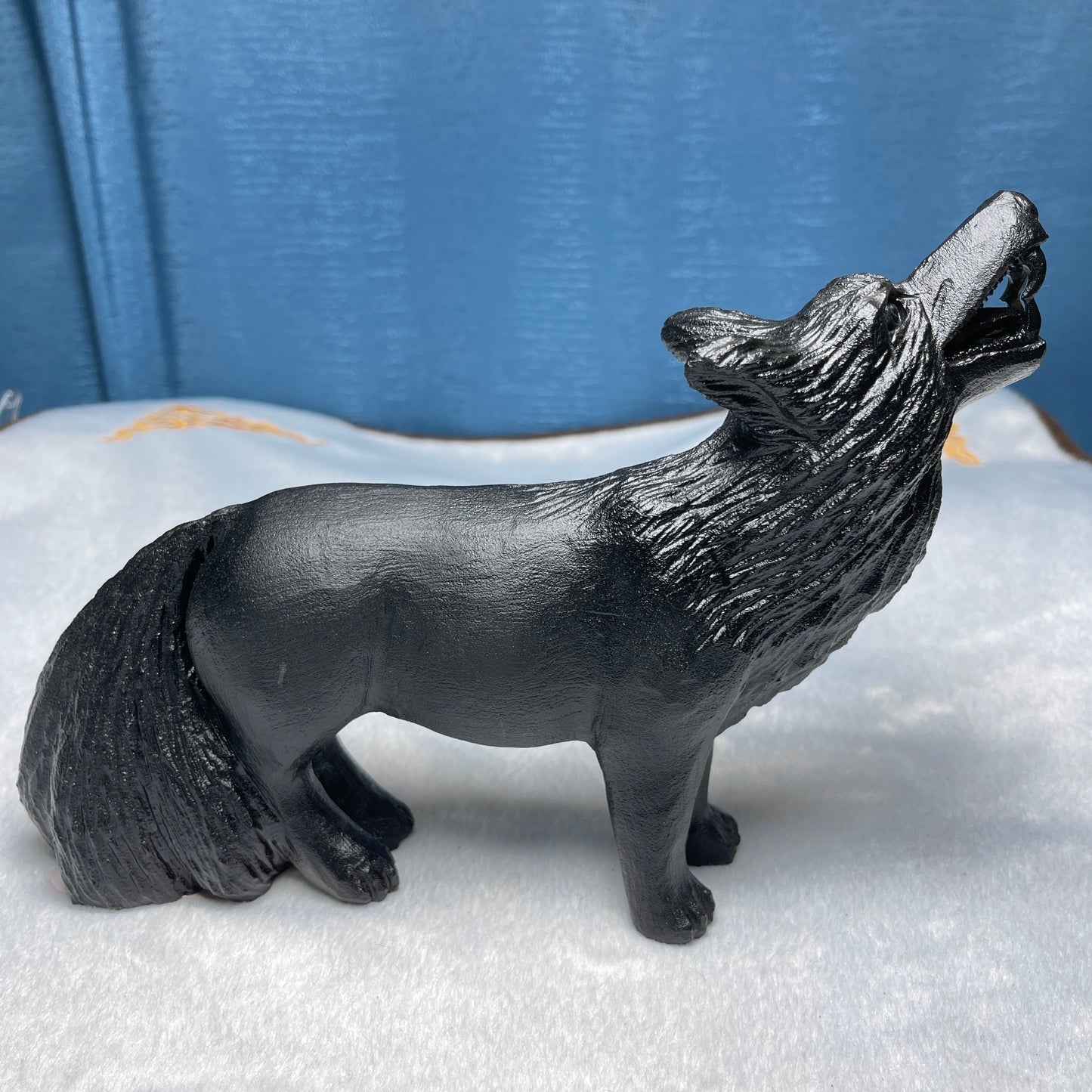 Obsidian Wolf Carving, Big Size