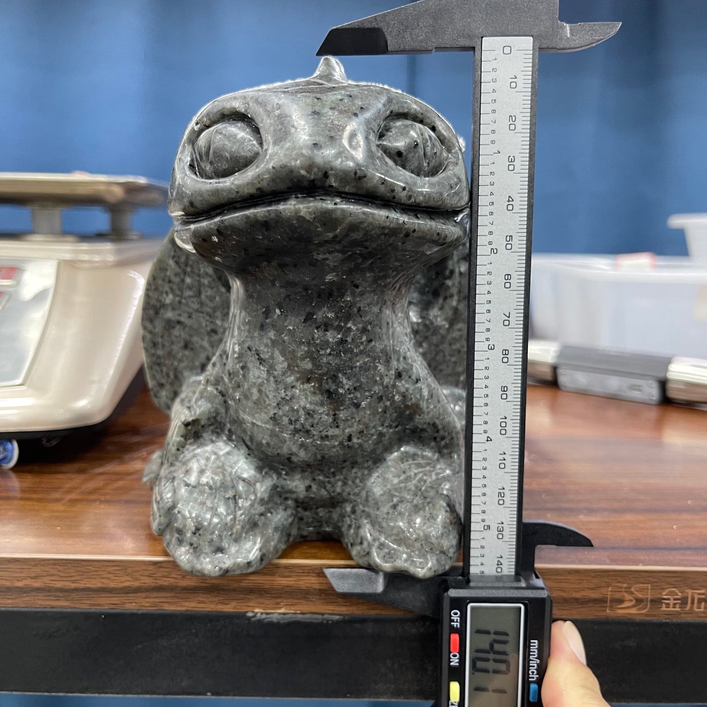 Yooperlite toothless carving,14cm tall
