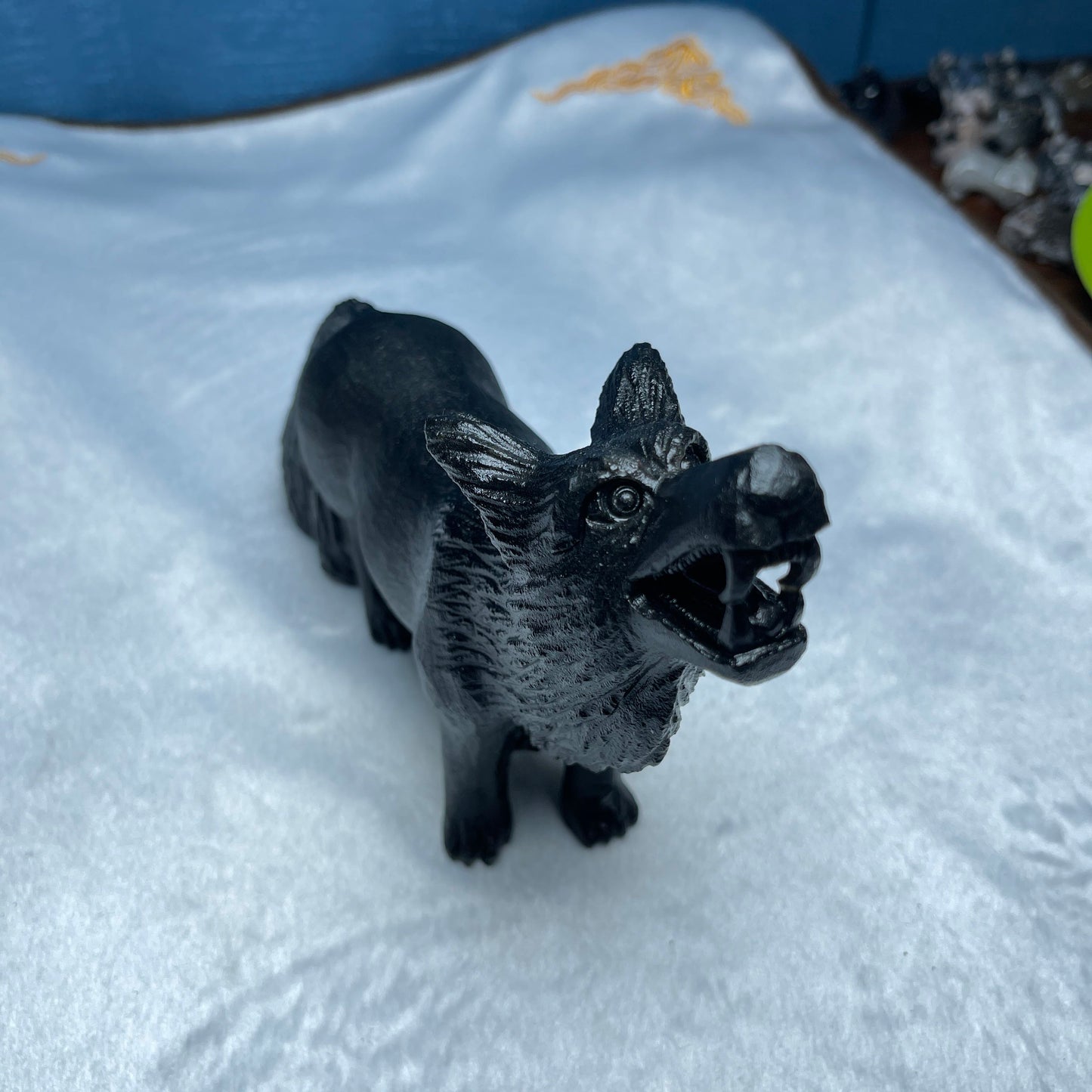 Obsidian Wolf Carving, Big Size
