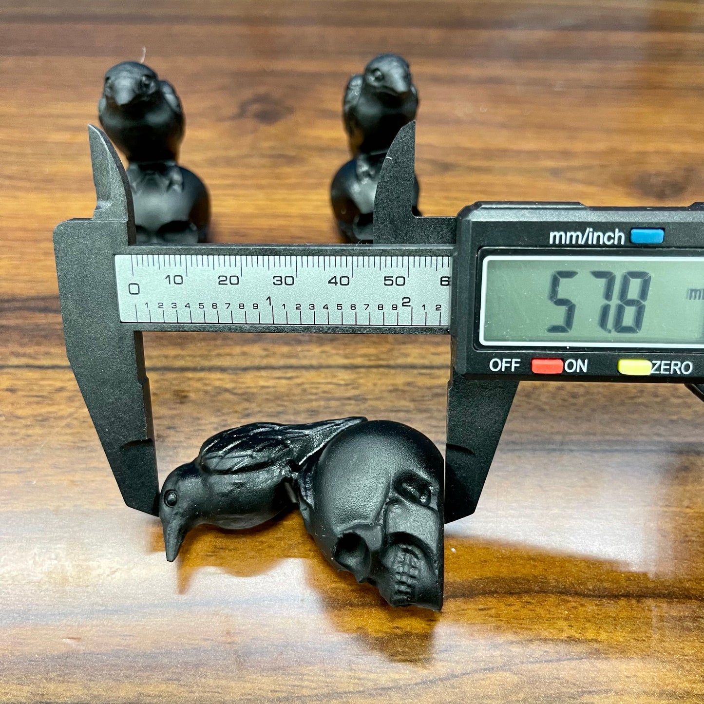 Obsidian Crow with Skull, set of 1