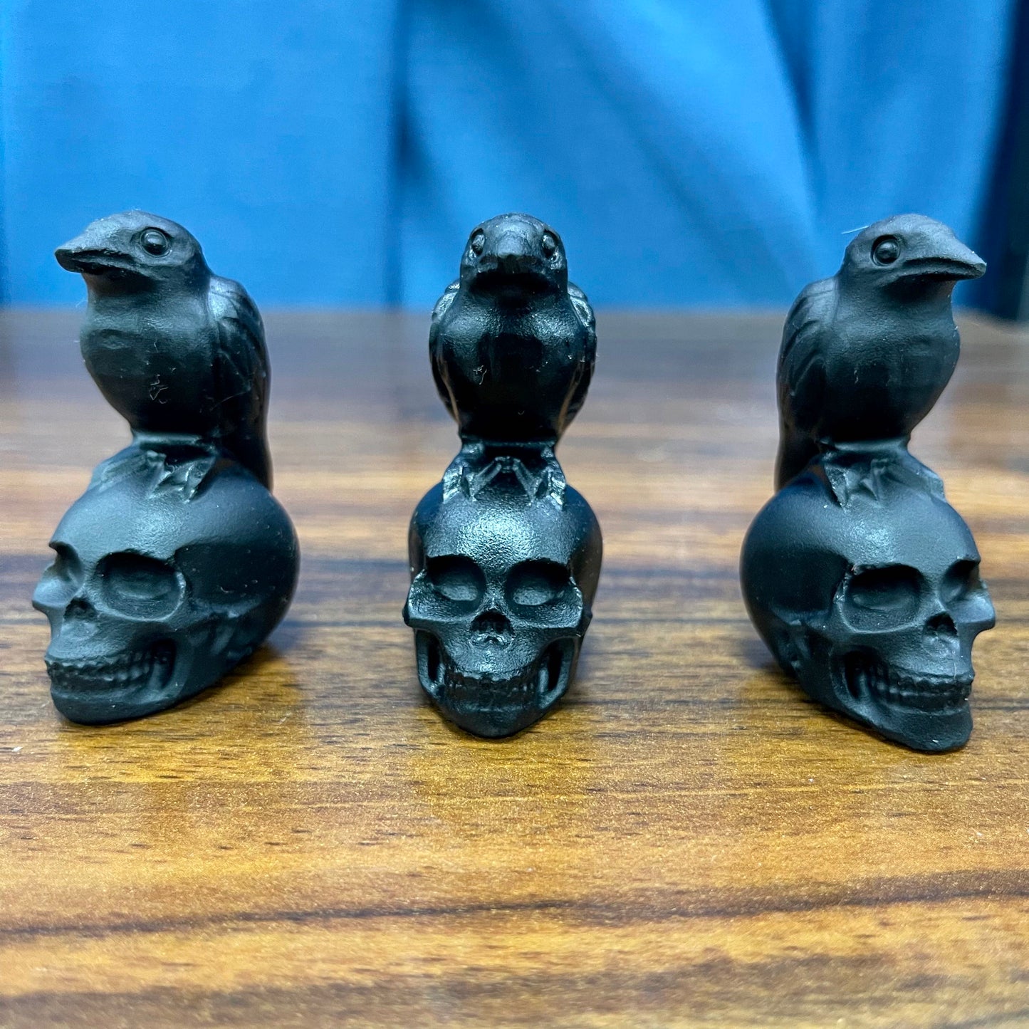 Obsidian Crow with Skull, set of 1